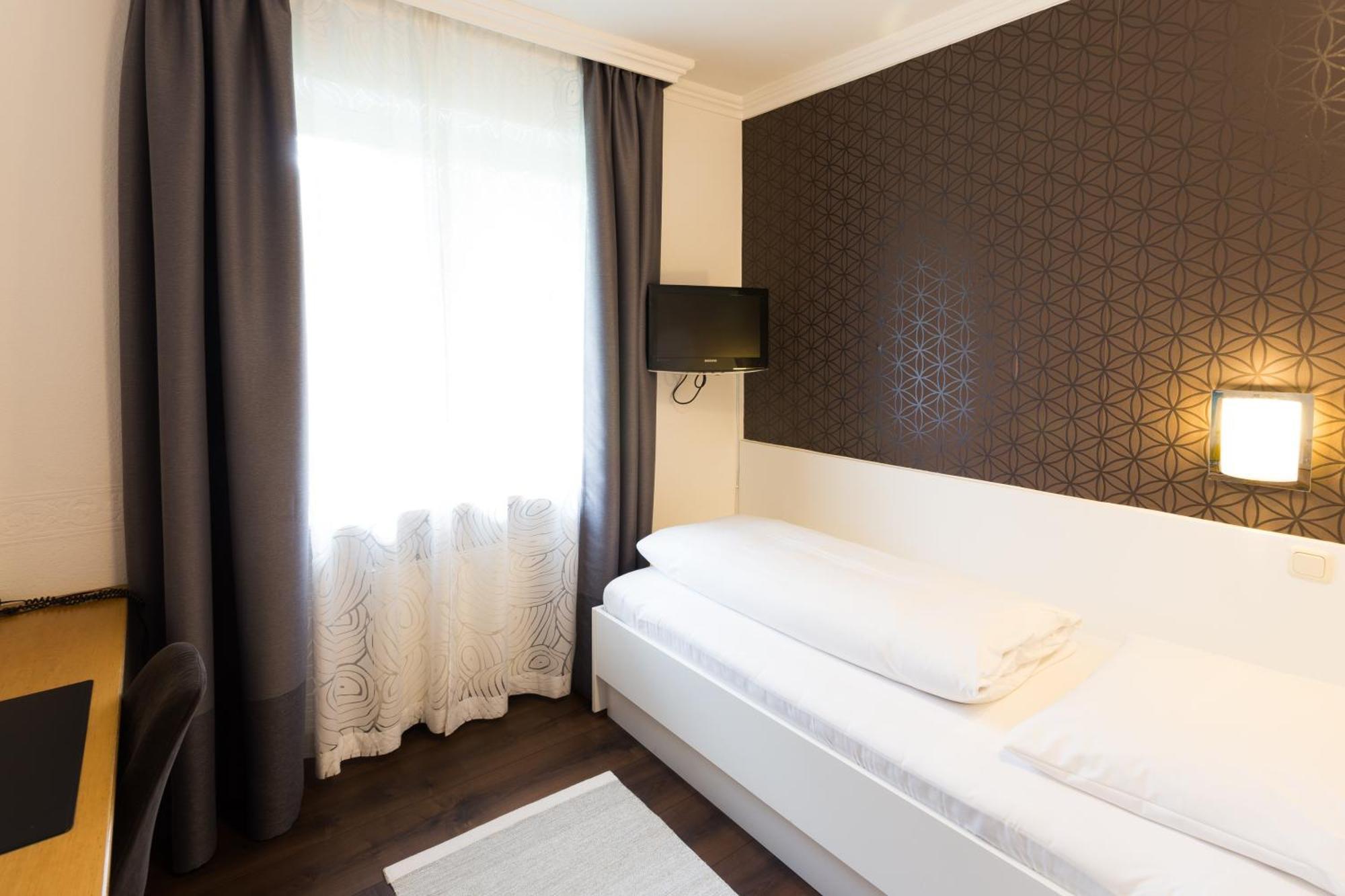 Hotel Villa Solln Munich Room photo
